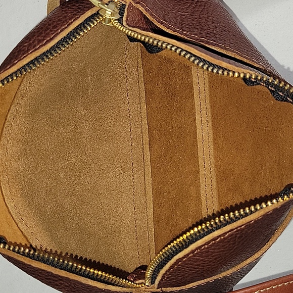 Portland Leather Brown Pebble Leather Crossbody Shoulder Bag - Picture 12 of 12